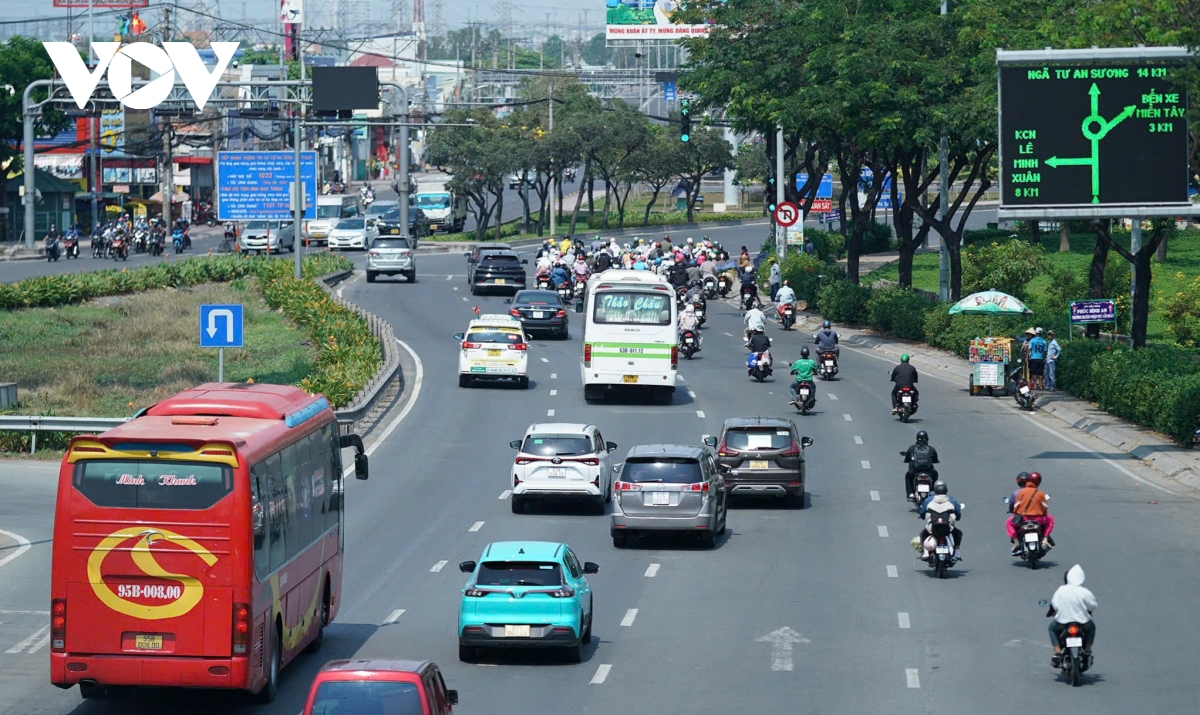 Nắng nóng còn kéo dài, mùa mưa đến trễ ở Nam Bộ